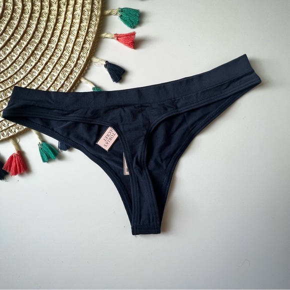 Victoria's Secret Seamless Textured Thong Panty Blue Navy Medium NEW - Picture 5 of 6